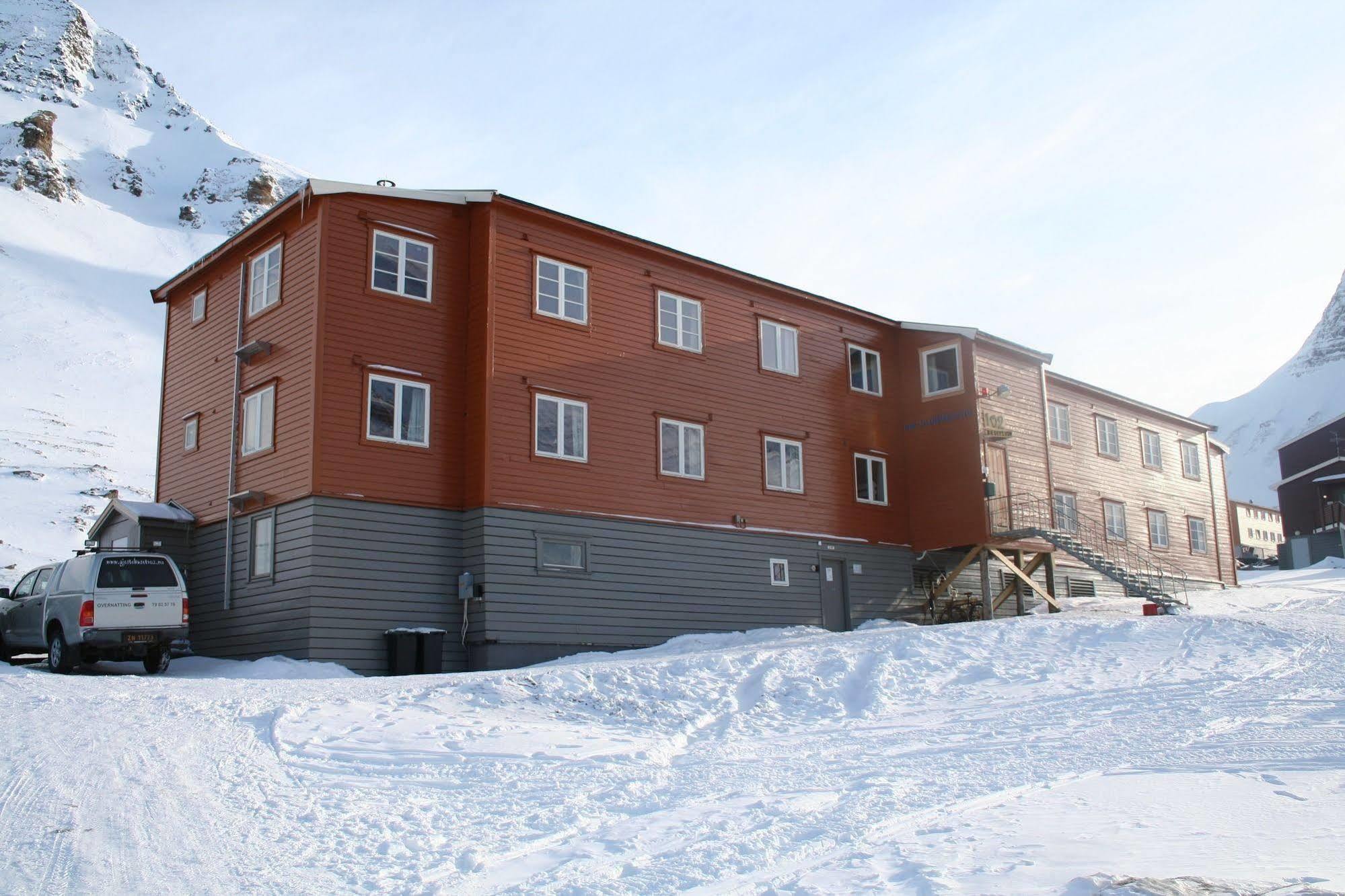 Gjestehuset 102 Longyearbyen Exterior photo